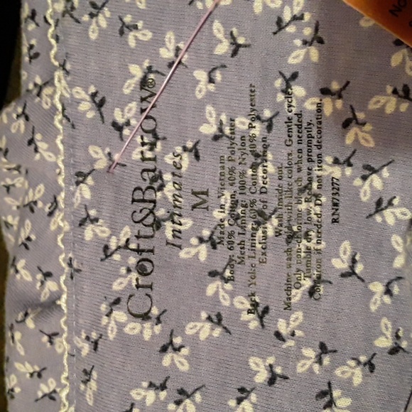 NWOT Croft &Barrow Intimates Medium Purple White Flowers Short sleeve Nightgown - Picture 13 of 14